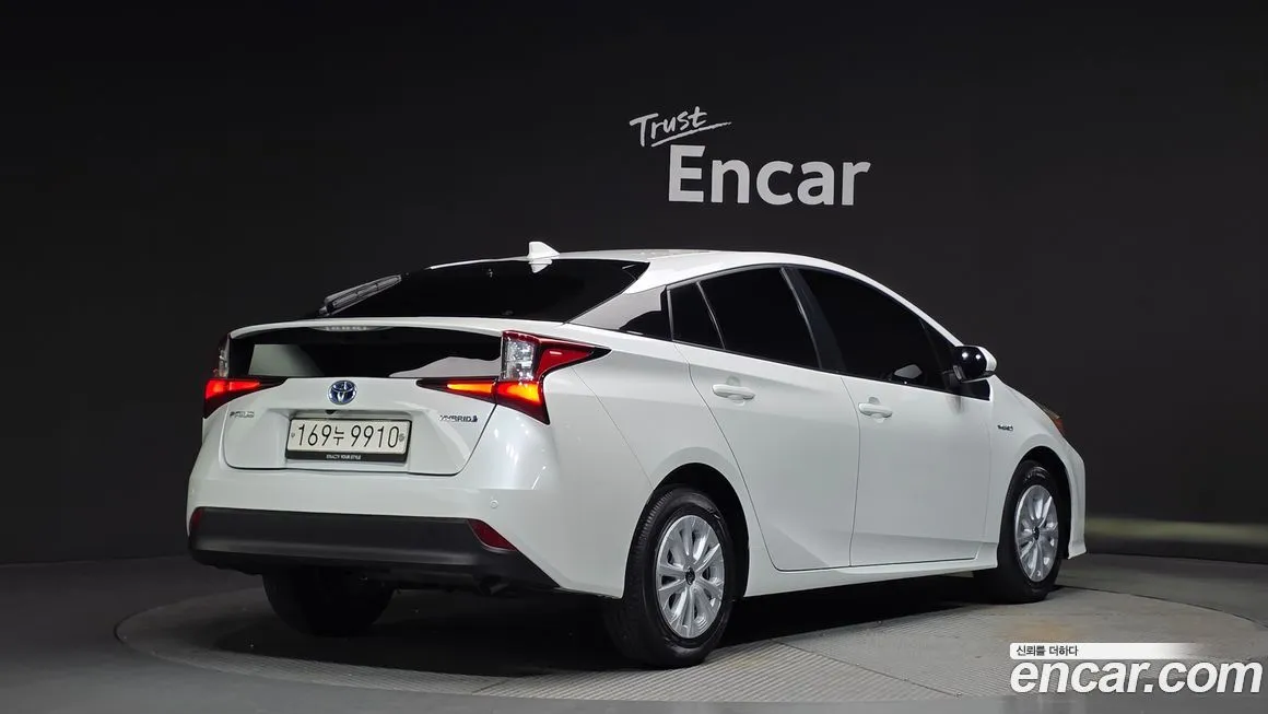 Toyota Prius — фото 3