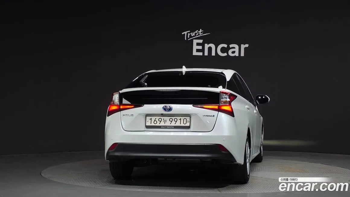 Toyota Prius — фото 4