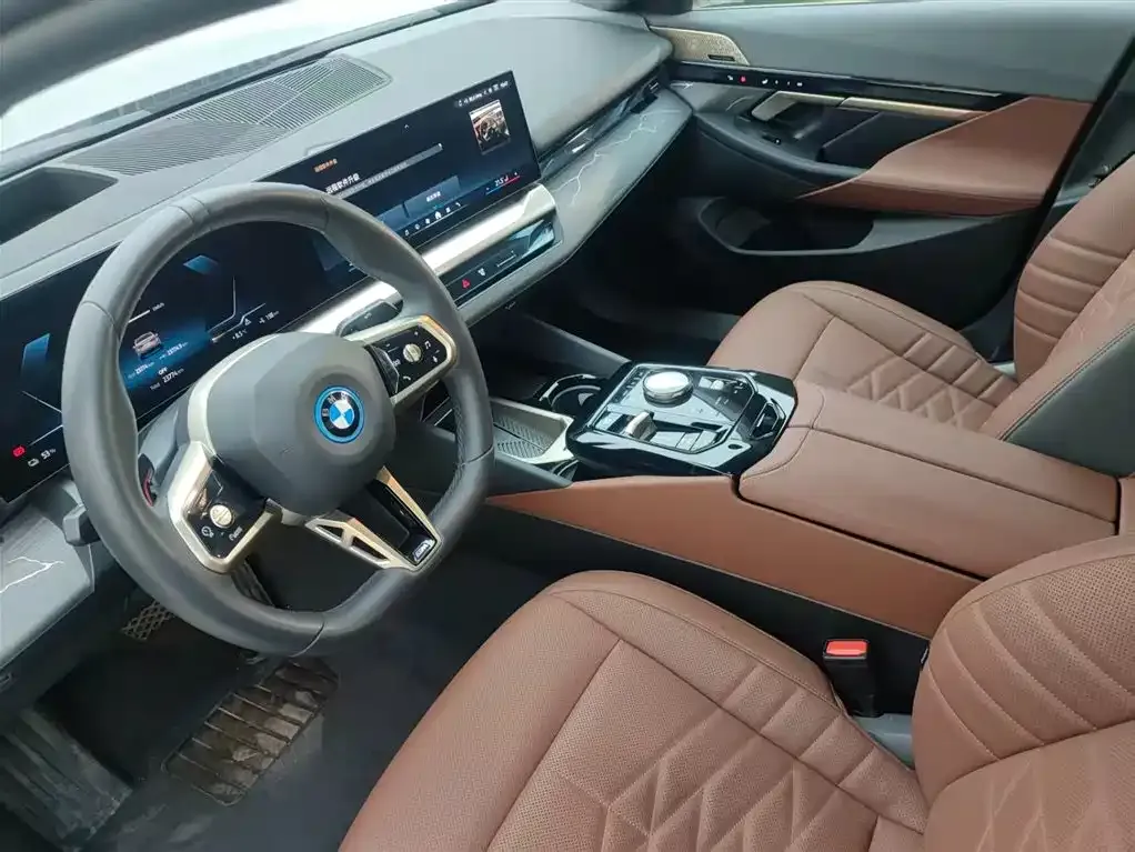 BMW i5 — фото 6