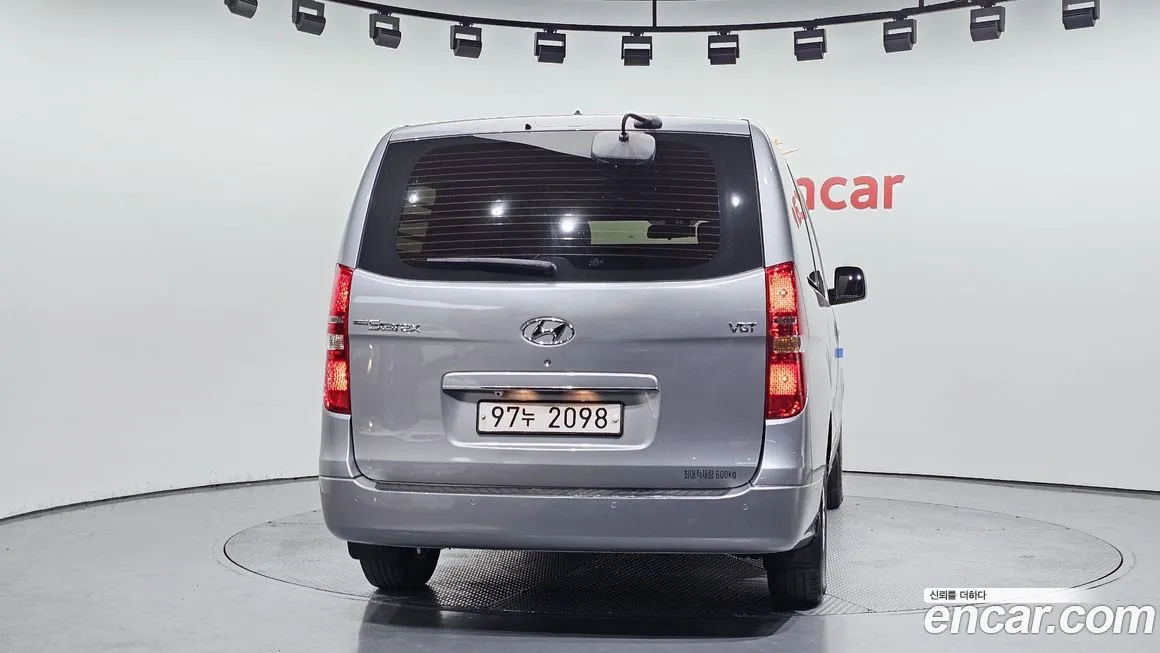 Hyundai Starex — фото 2