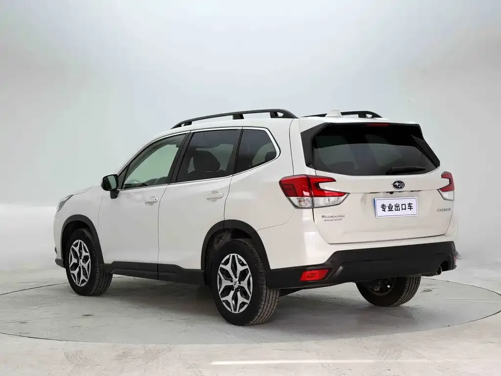 Subaru Forester — фото 9