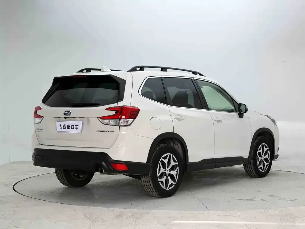 Subaru Forester — фото 4