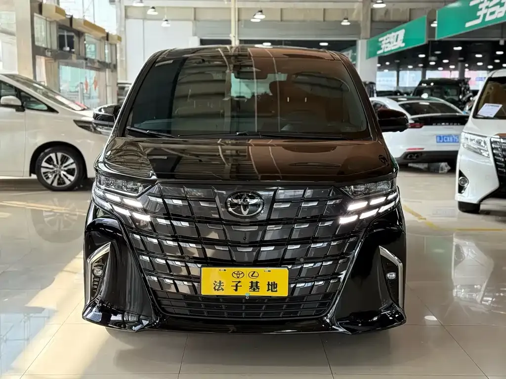 Toyota Alphard — фото 8