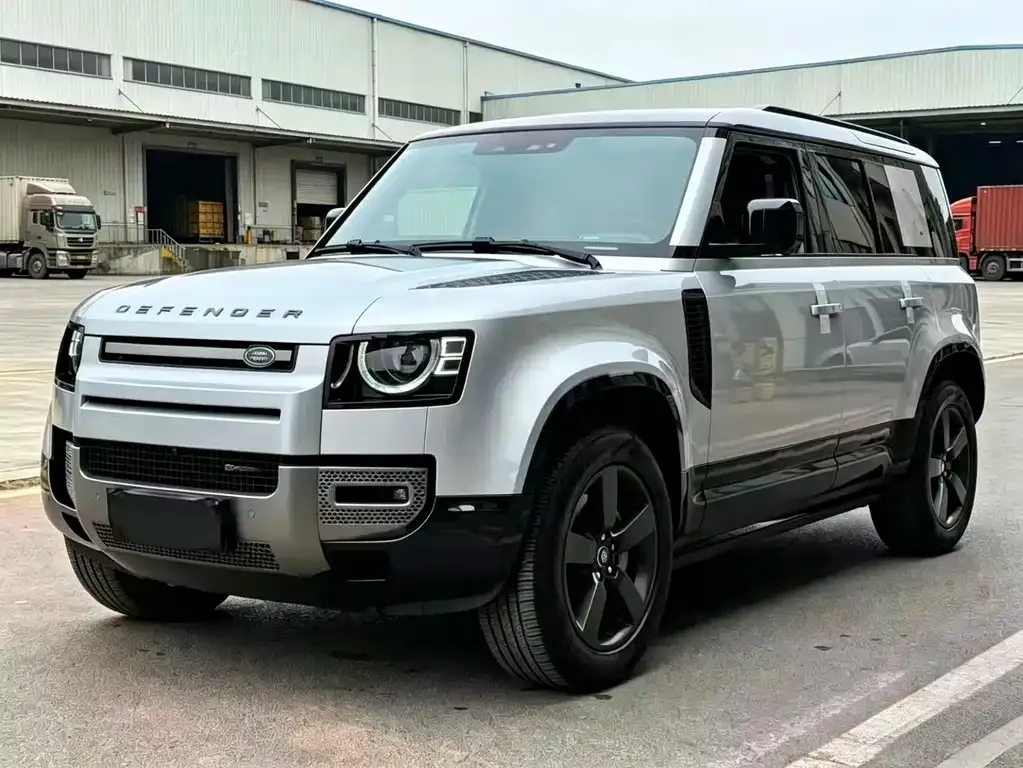 Land Rover Defender — фото 1