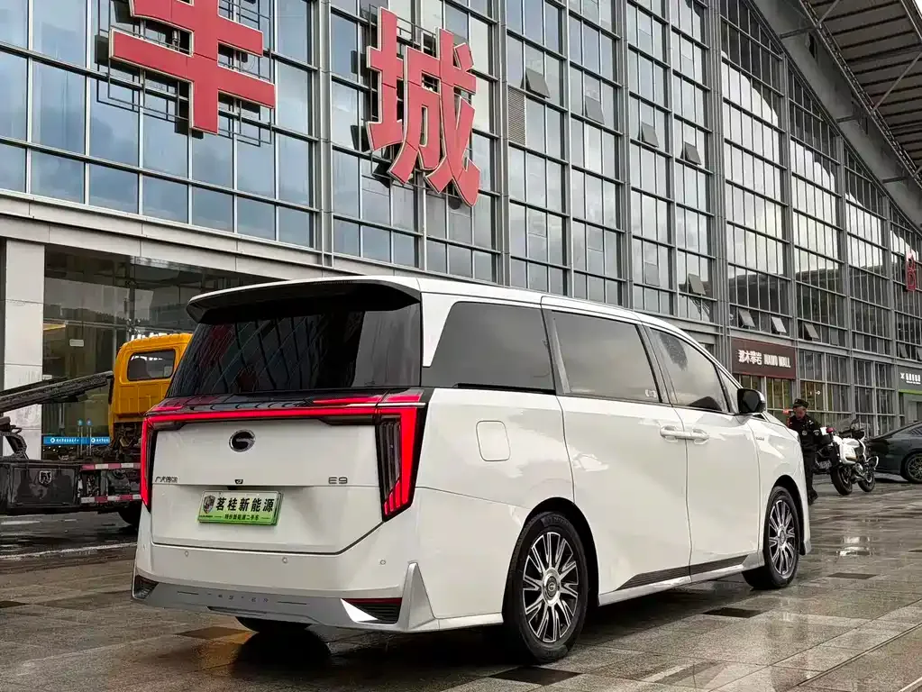 GAC Motor Trumpchi E9 — фото 9