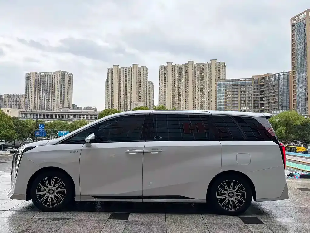 GAC Motor Trumpchi E9 — фото 2