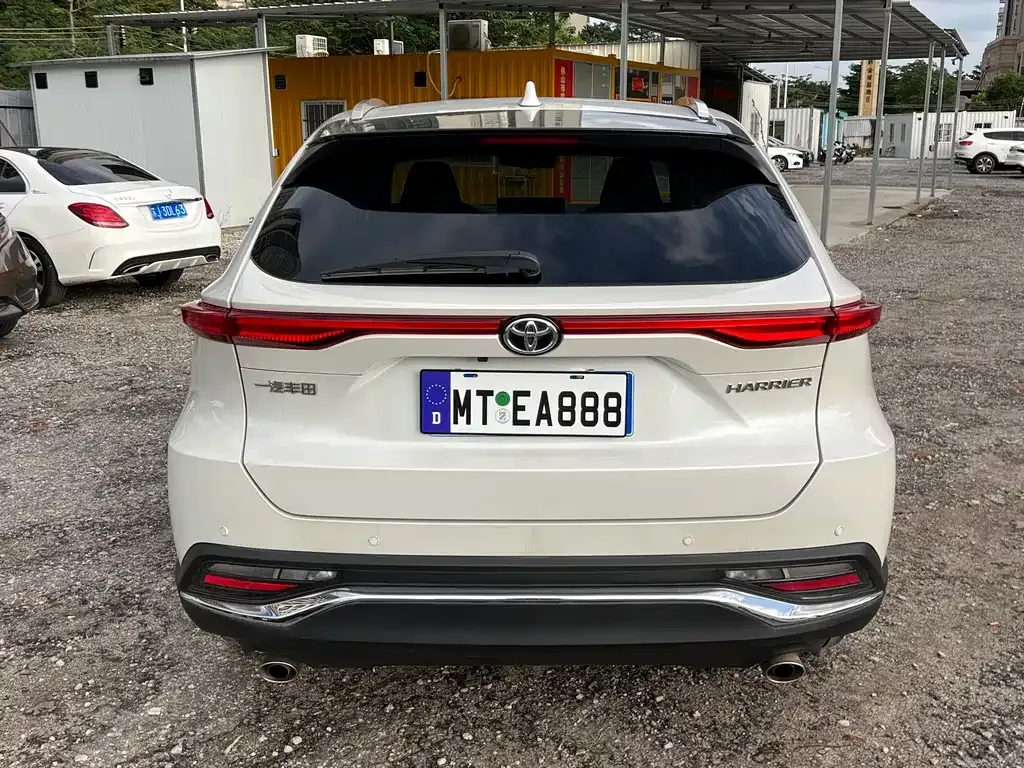 Toyota Harrier — фото 6