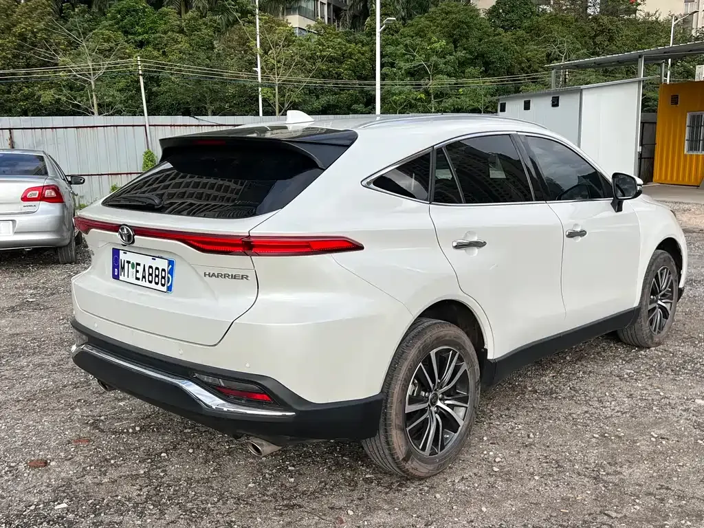 Toyota Harrier — фото 8