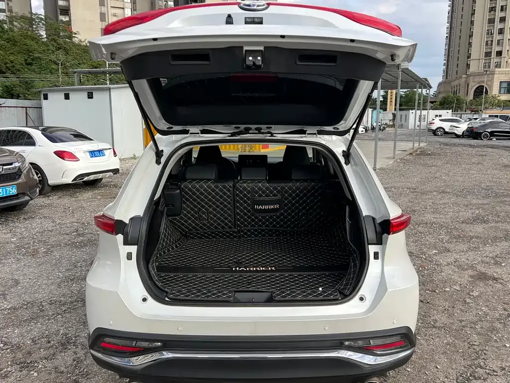 Toyota Harrier — фото 9