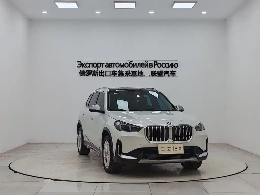 BMW X1 — фото 5