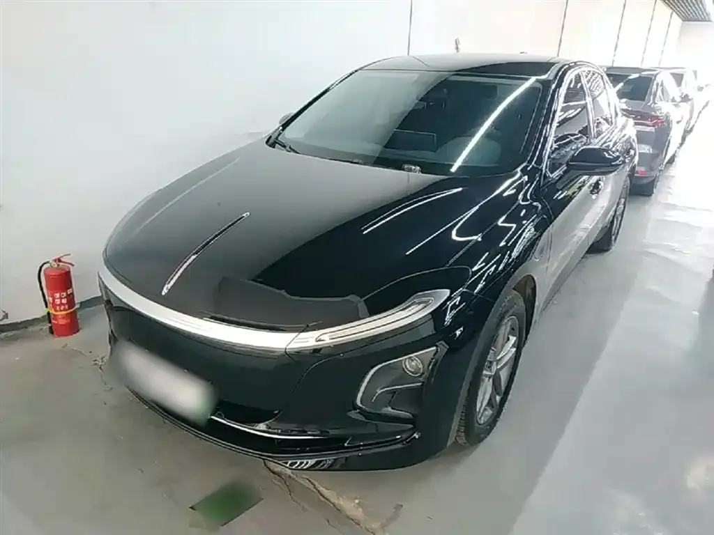 Hongqi E-QM5 — фото 3