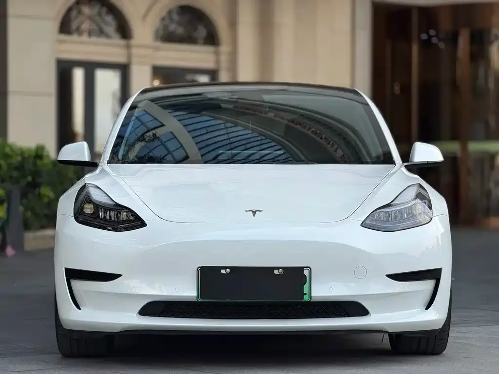 Tesla Model 3 — фото 3