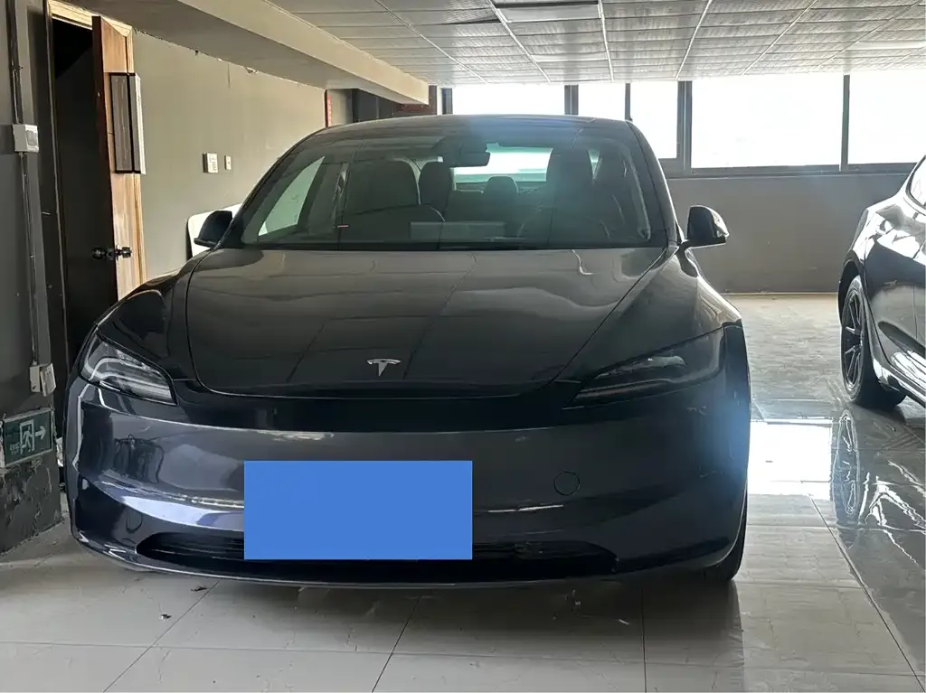 Tesla Model 3 — фото 10