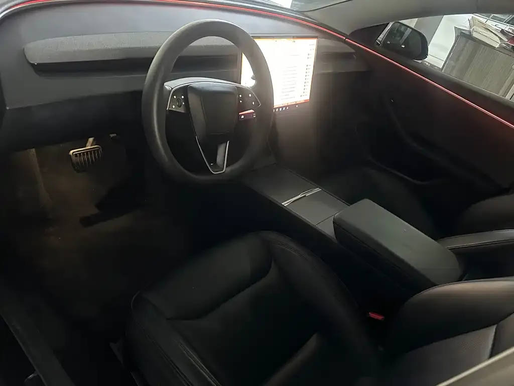 Tesla Model 3 — фото 3
