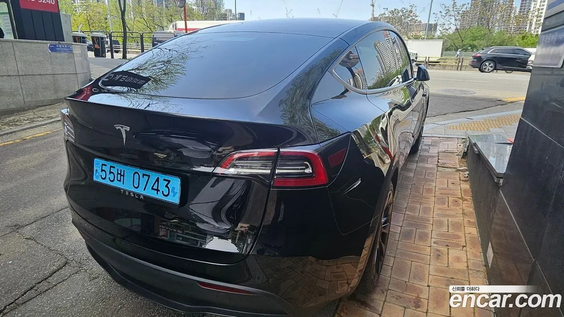 Tesla Model Y — фото 3