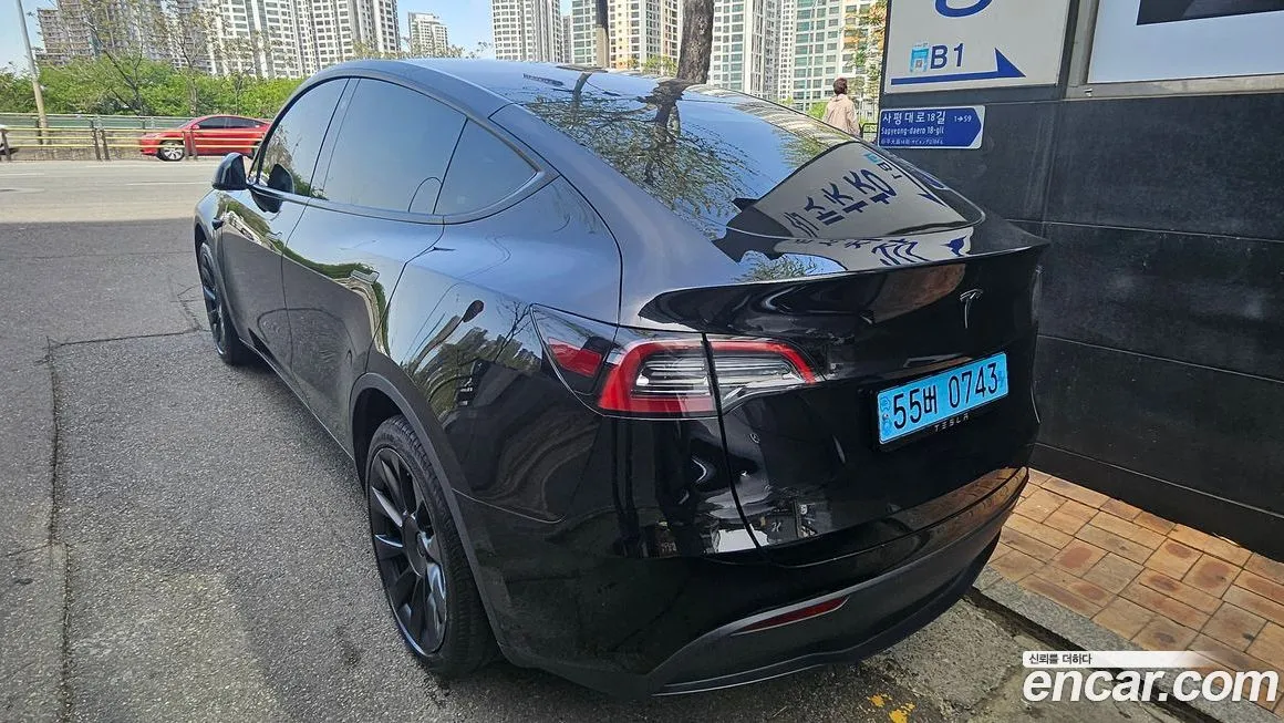 Tesla Model Y — фото 5