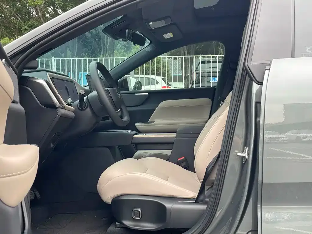 Volvo XC70 Plug-in Hybrid — фото 3
