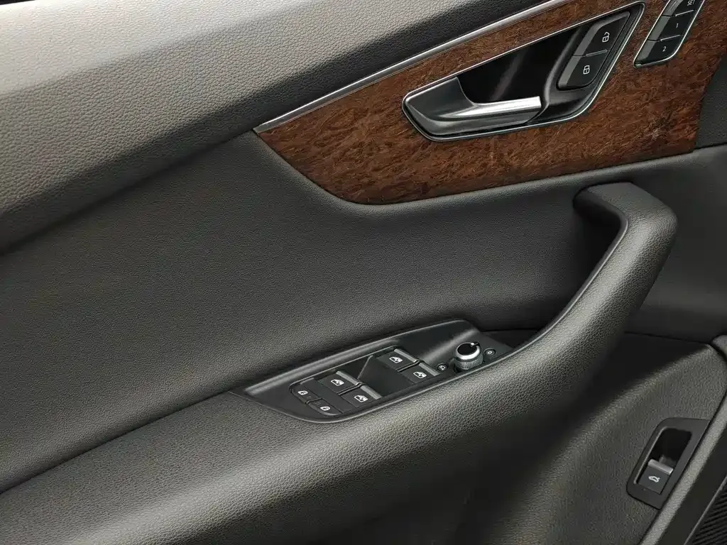 Audi Q7 — фото 4