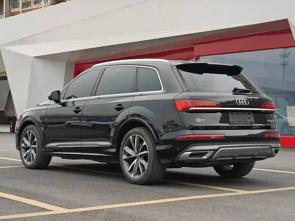 Audi Q7 — фото 2