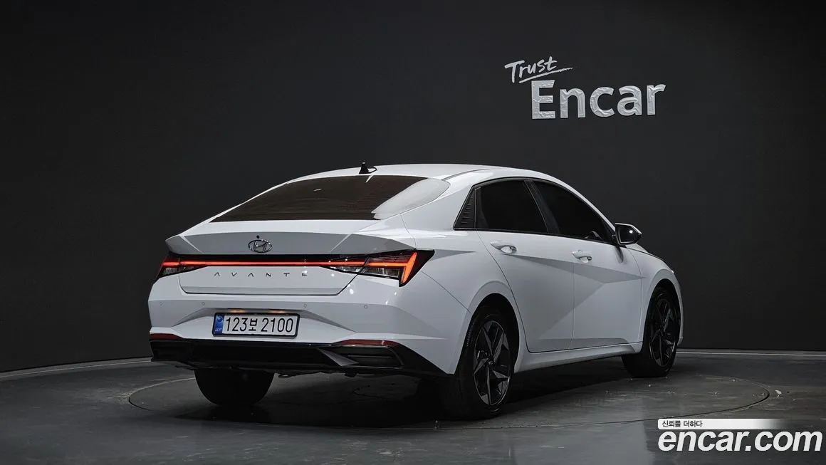Hyundai AVANTE — фото 3