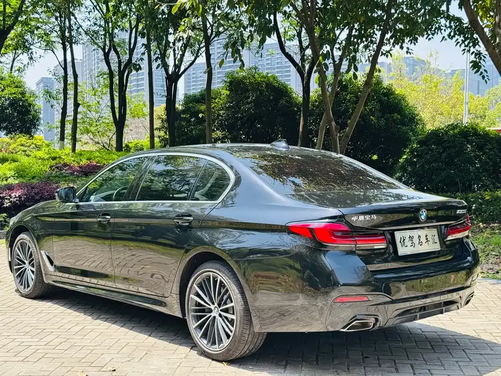 BMW 5 Series — фото 4