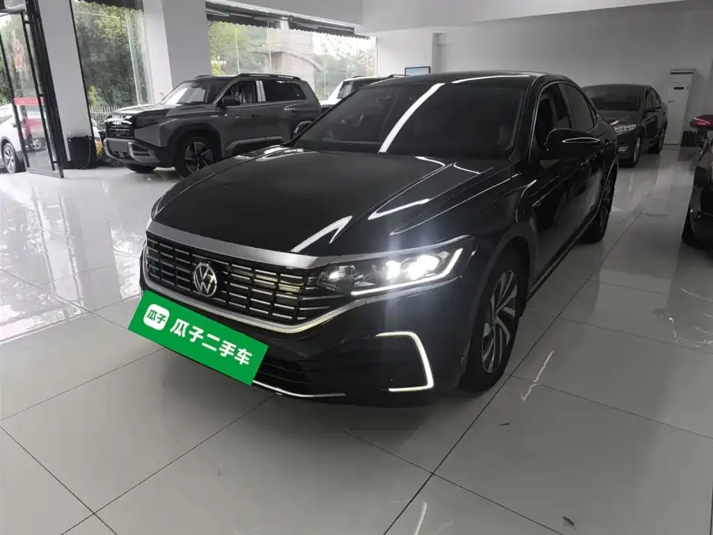 Volkswagen Passat New Energy — фото 1