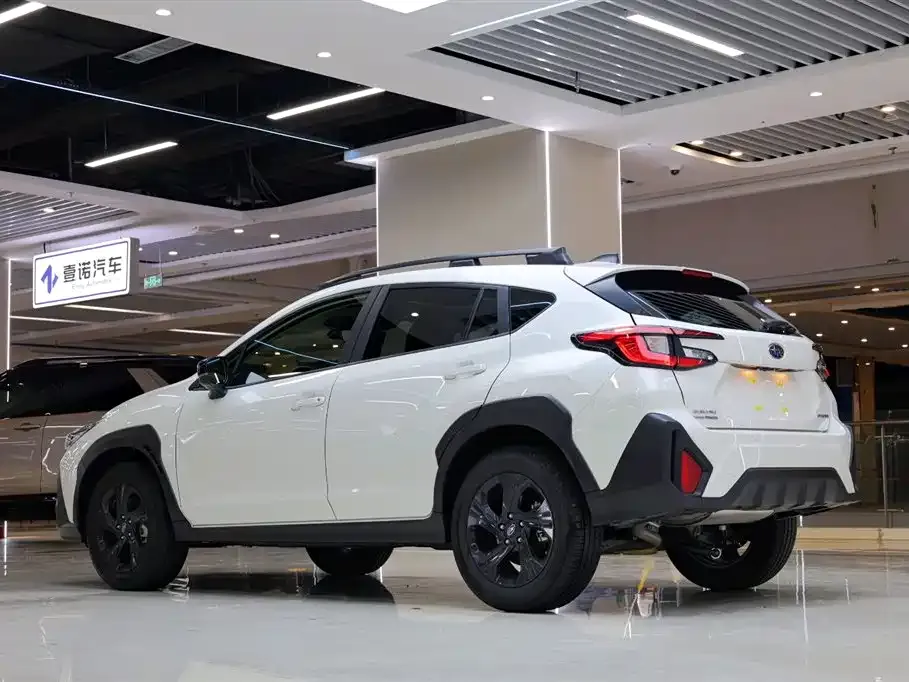 Subaru Crosstrek — фото 10