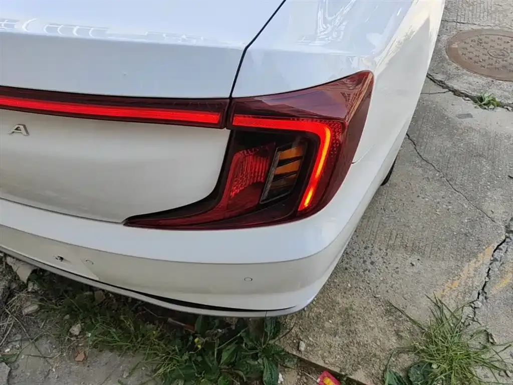Hyundai Mistra — фото 10