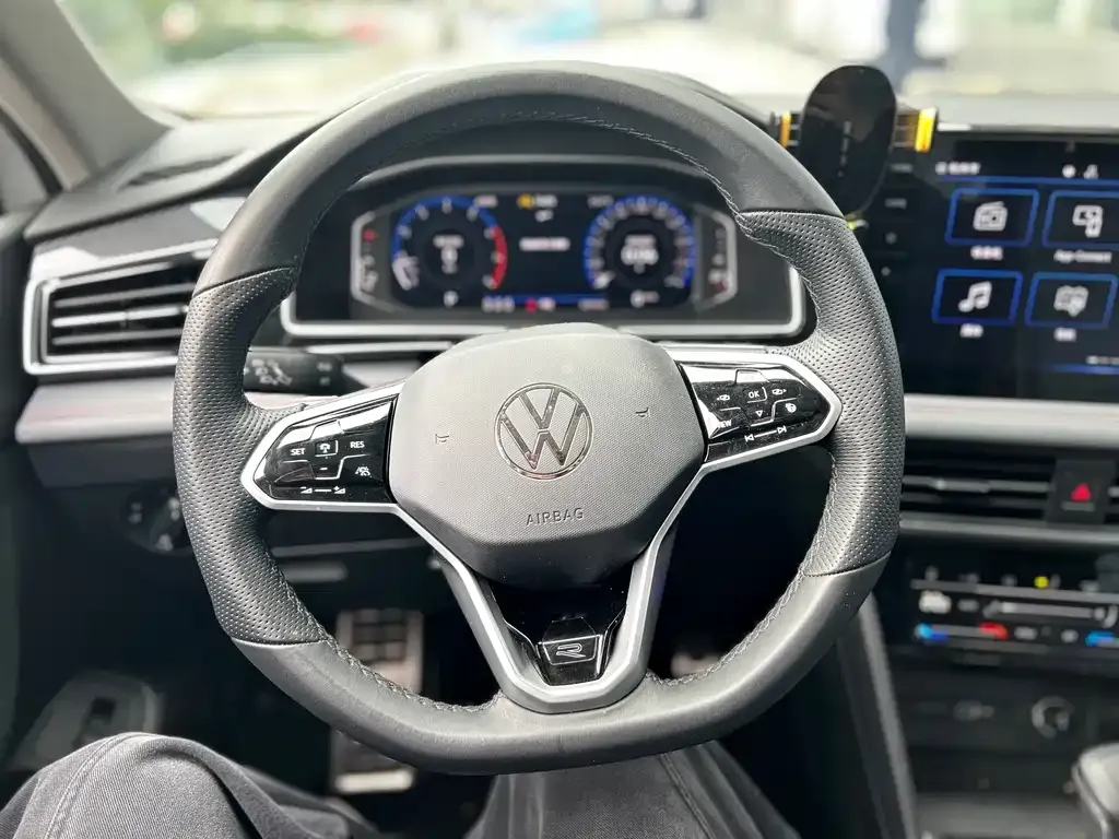 Volkswagen Tiguan X — фото 9