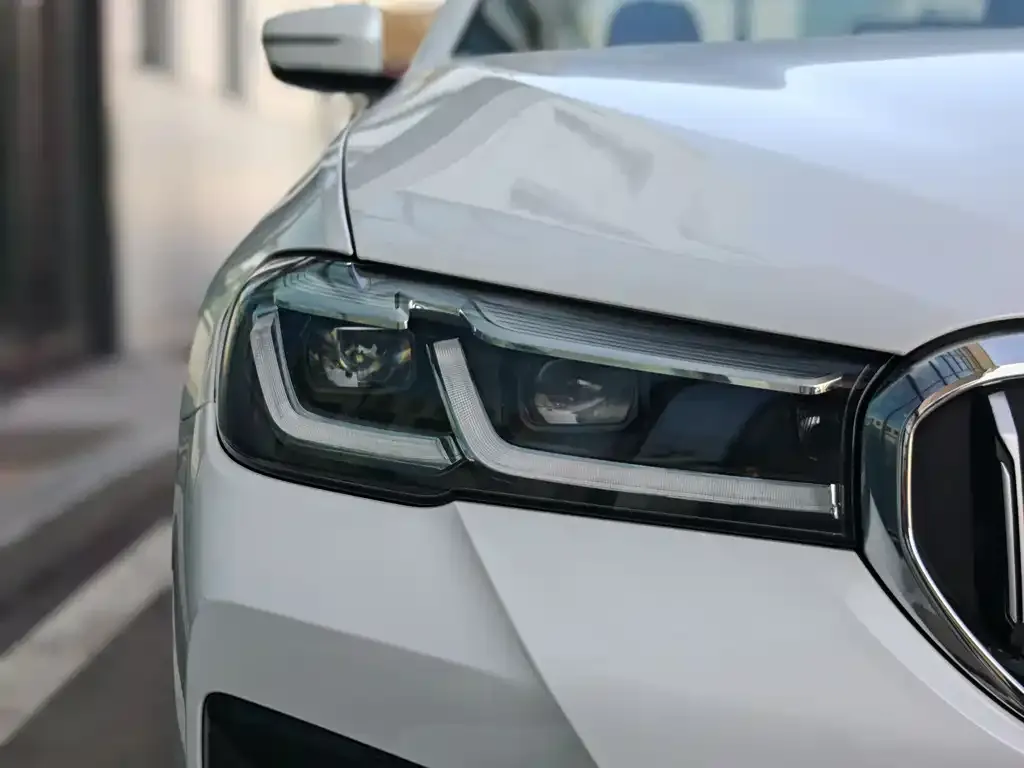 BMW 5 Series New Energy — фото 8