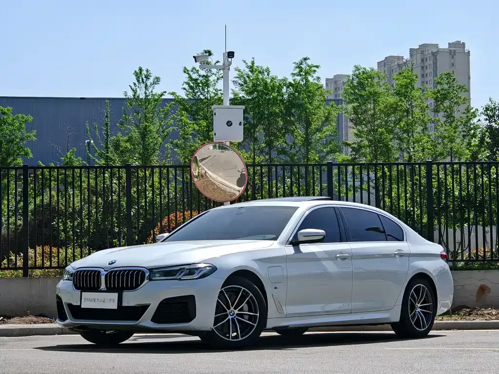 BMW 5 Series New Energy — фото 9