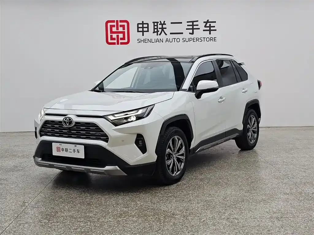 Toyota RAV4 — фото 1