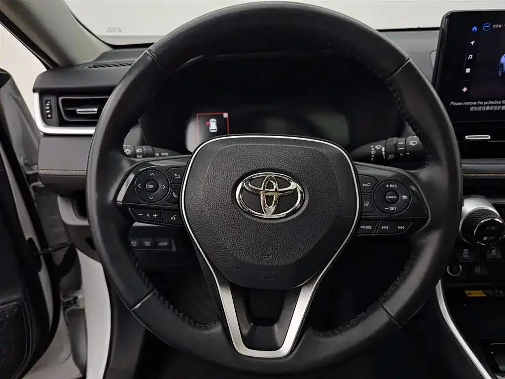 Toyota RAV4 — фото 6
