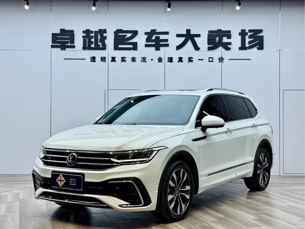 Volkswagen Tiguan L — фото 6