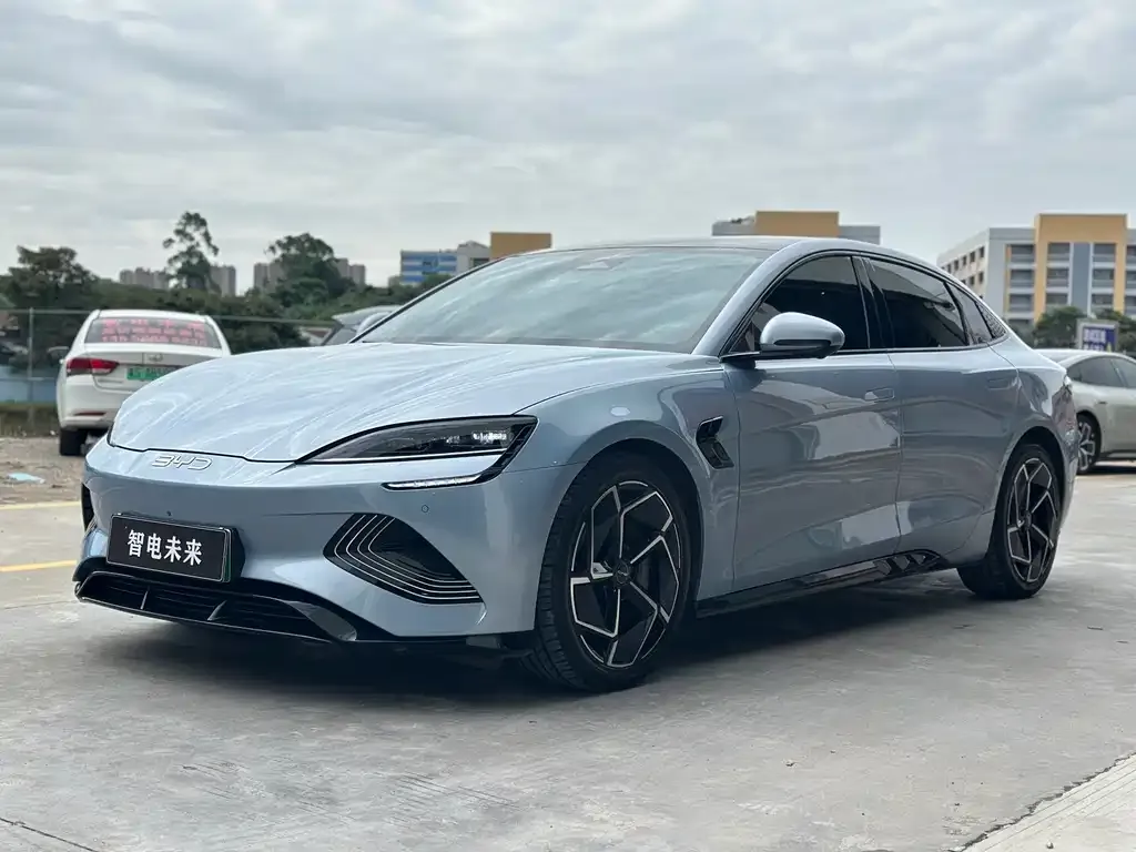 BYD Seal — фото 1