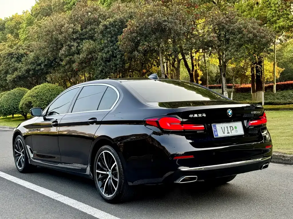 BMW 5 Series — фото 9