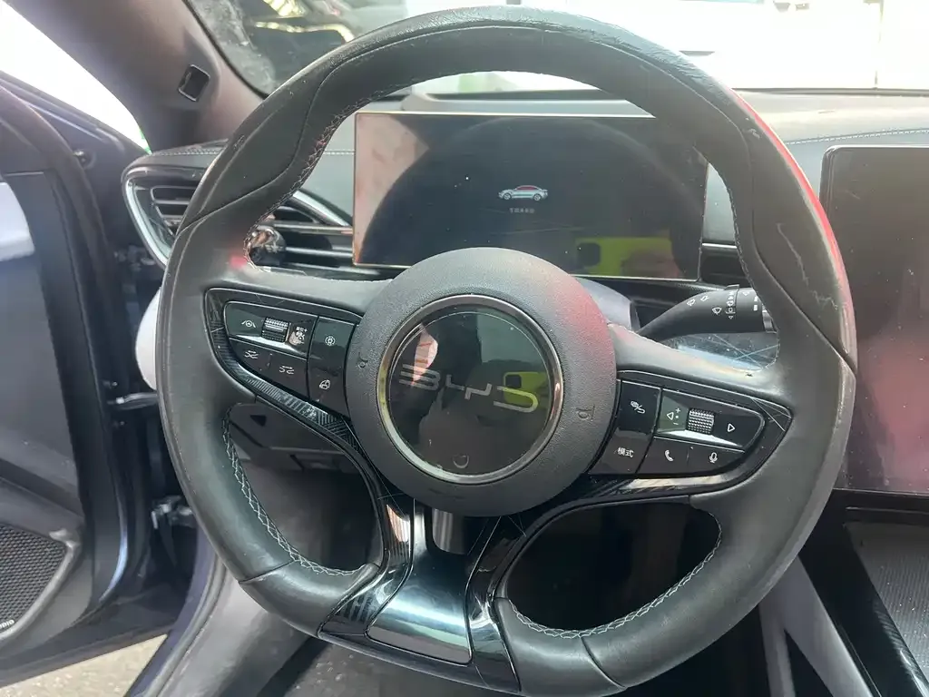 BYD Seal — фото 3