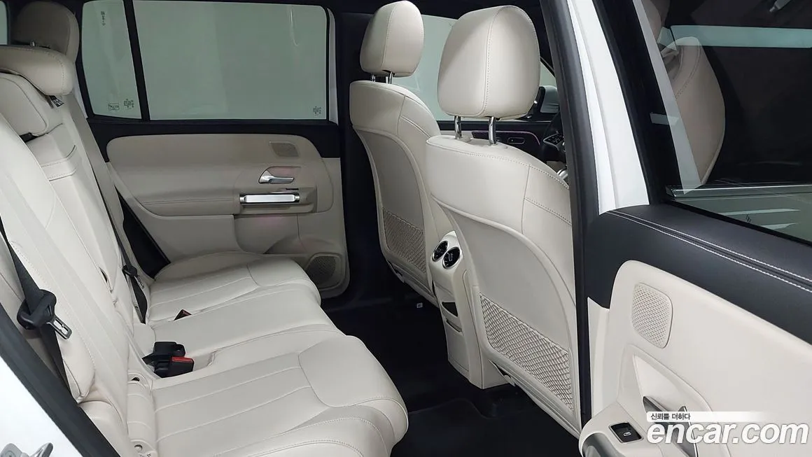 Mercedes-Benz EQB — фото 10
