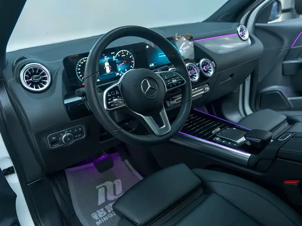 Mercedes-Benz GLA — фото 10