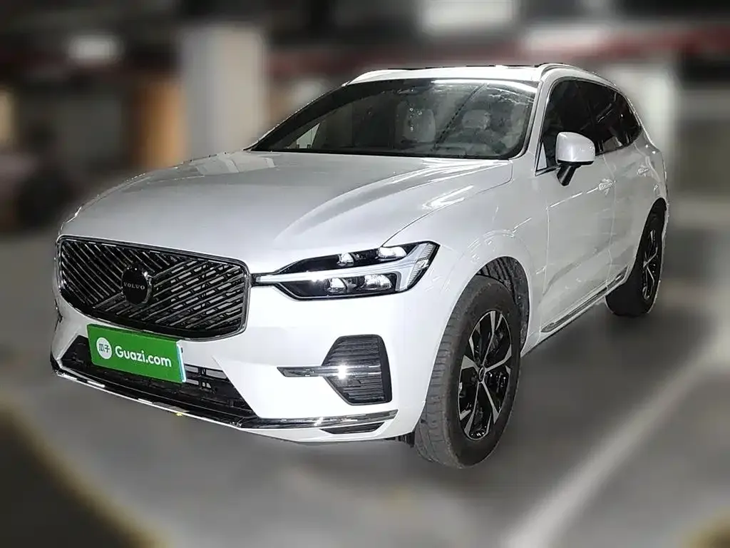 Volvo XC60 — фото 1
