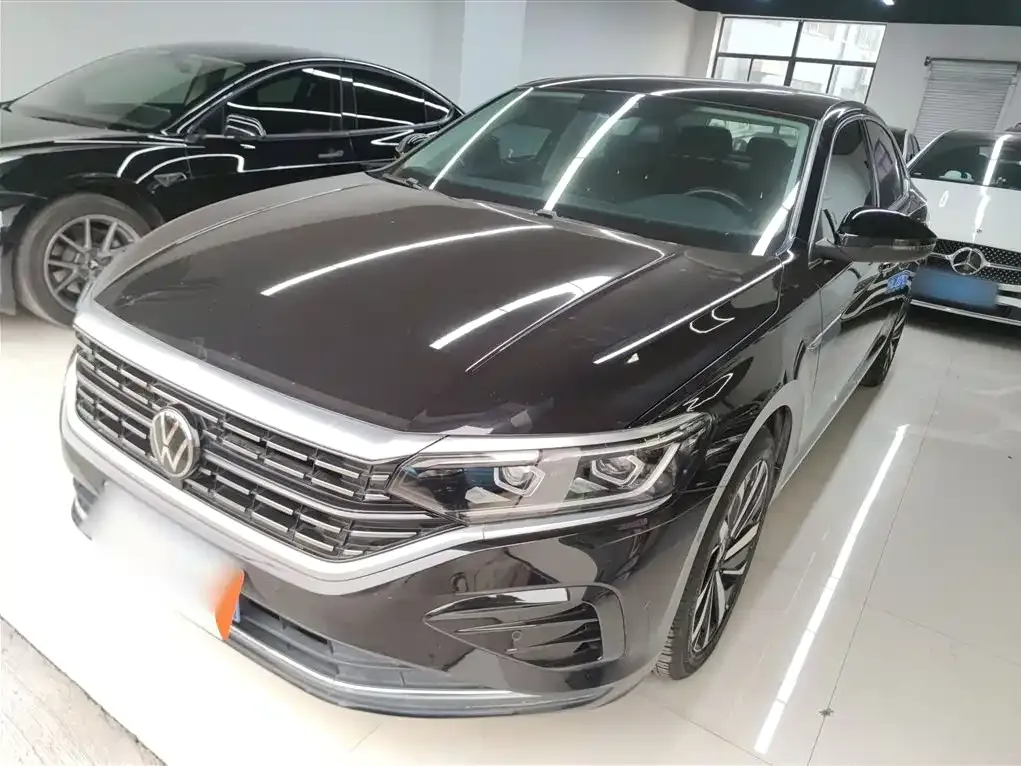 Volkswagen Passat — фото 1