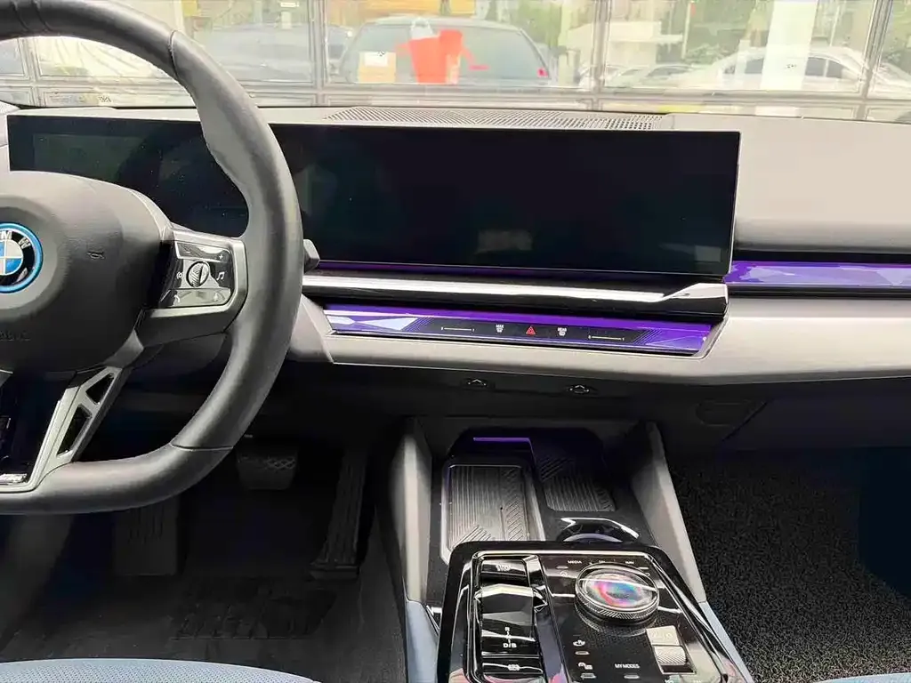 BMW i5 — фото 9