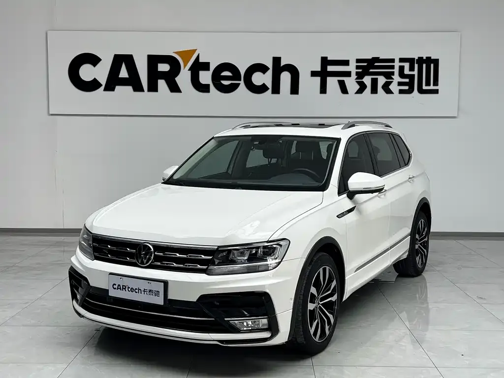 Volkswagen Tiguan L — фото 1