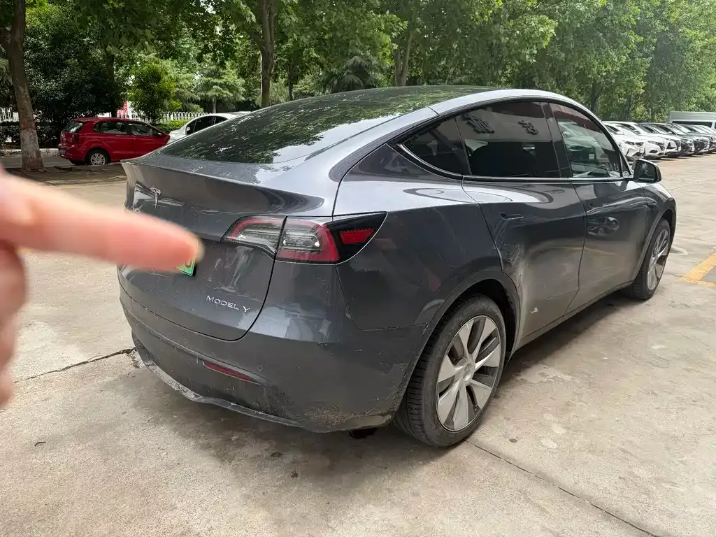 Tesla Model Y — фото 4