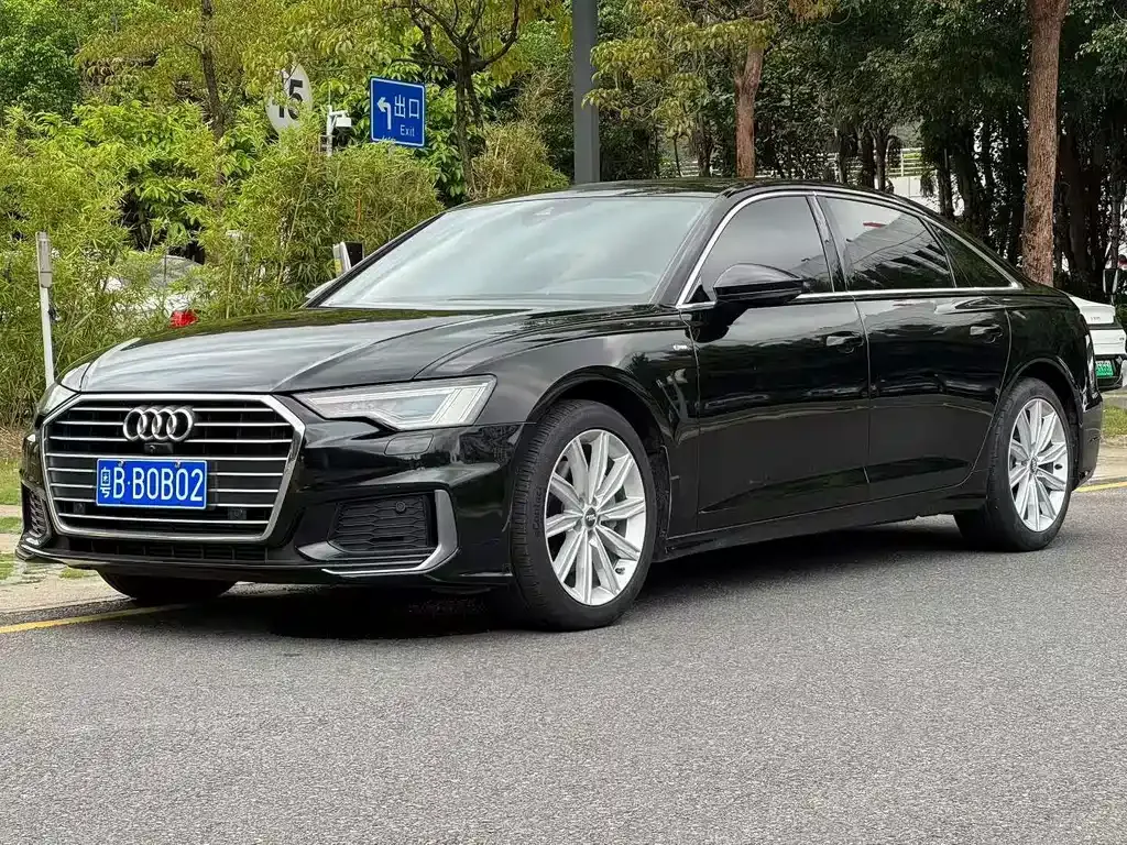 Audi A6L — фото 1