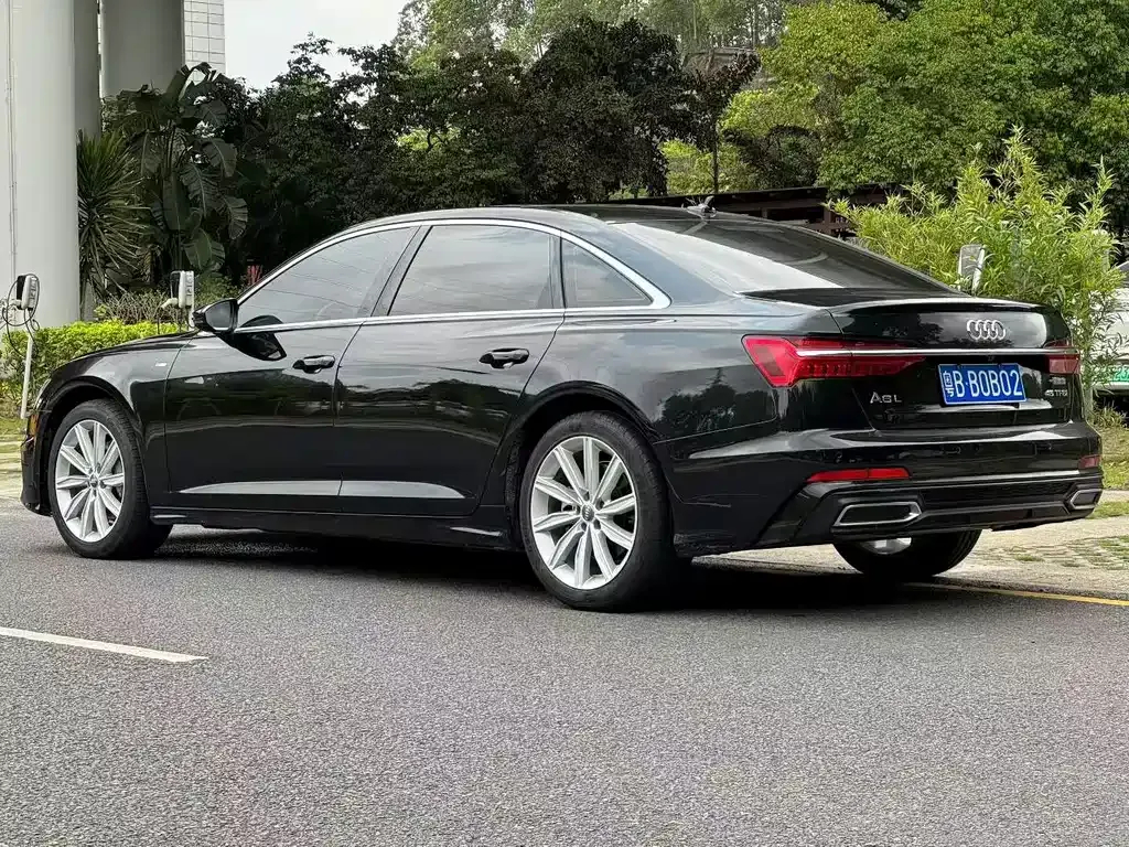 Audi A6L — фото 7