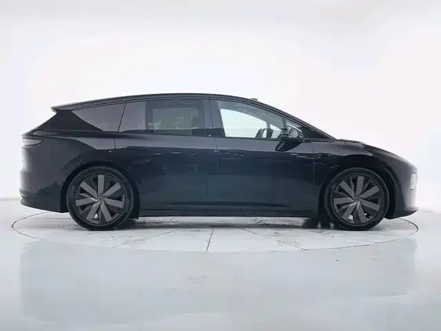 Li Auto i6 — фото 3