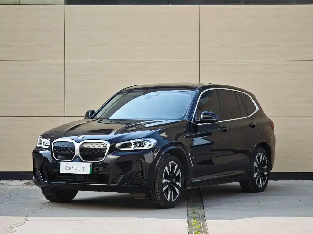 BMW iX3 — фото 1