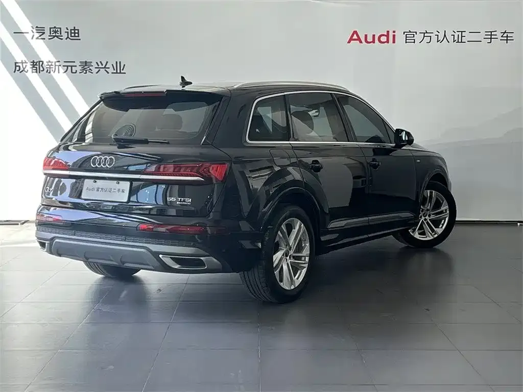 Audi Q7 — фото 8