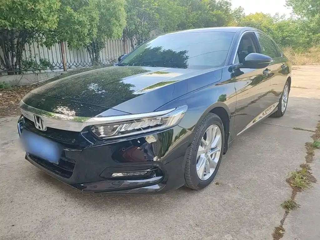 Honda Accord — фото 1